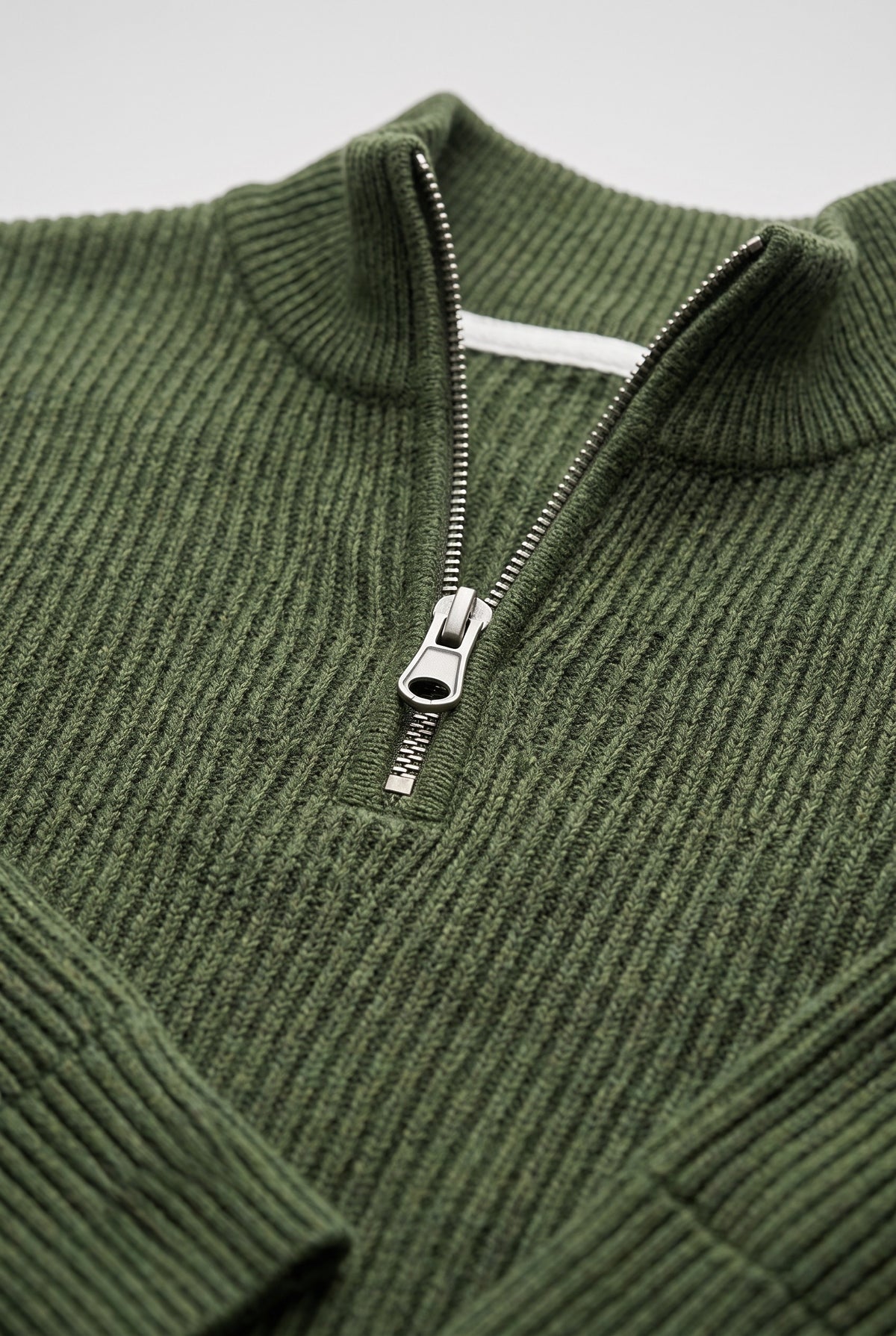 Men's Knitted Jumper | Ribbed Quarter-Zip - Detail