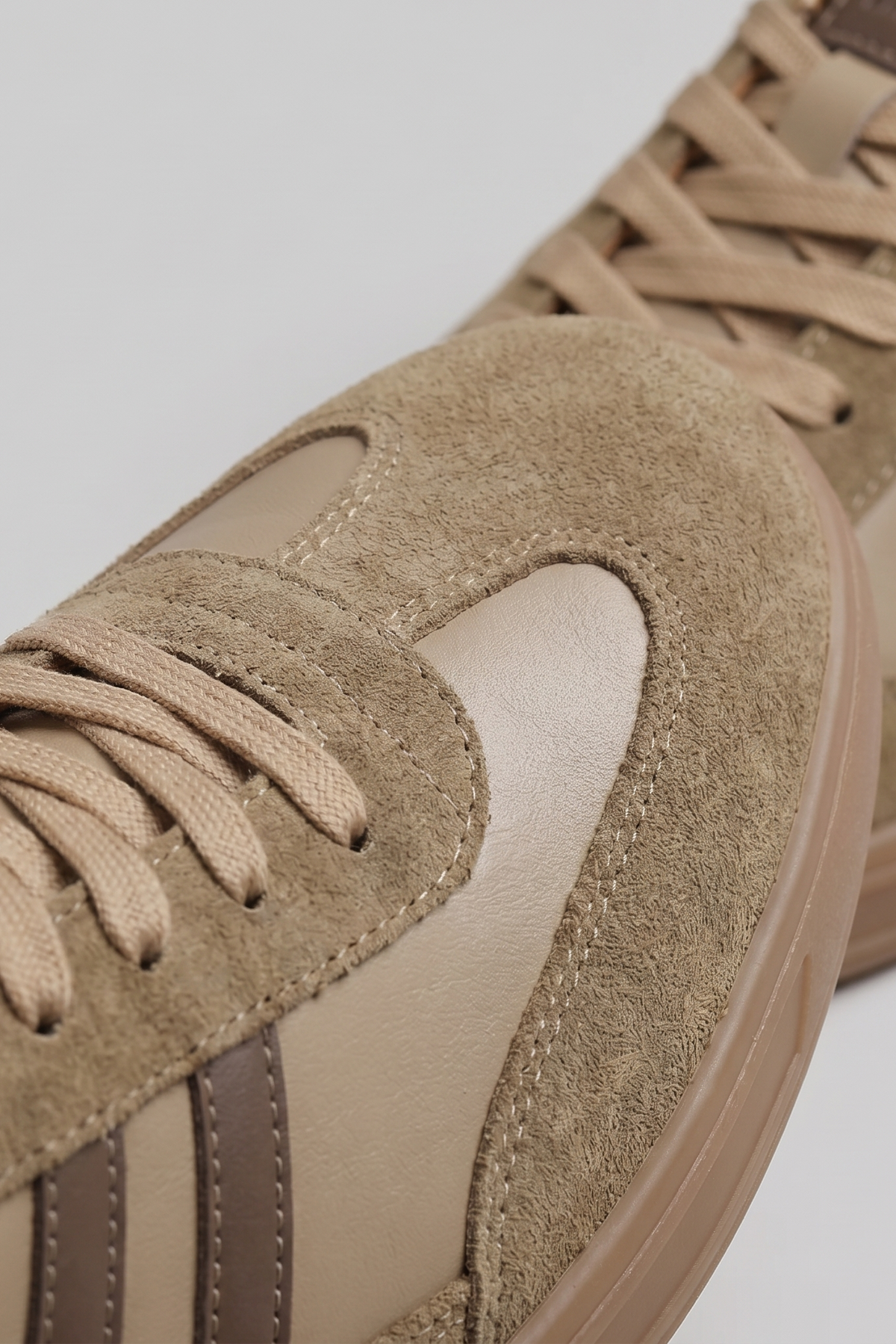 Men's Trainers | Retro Stripe Gum Sole - 16