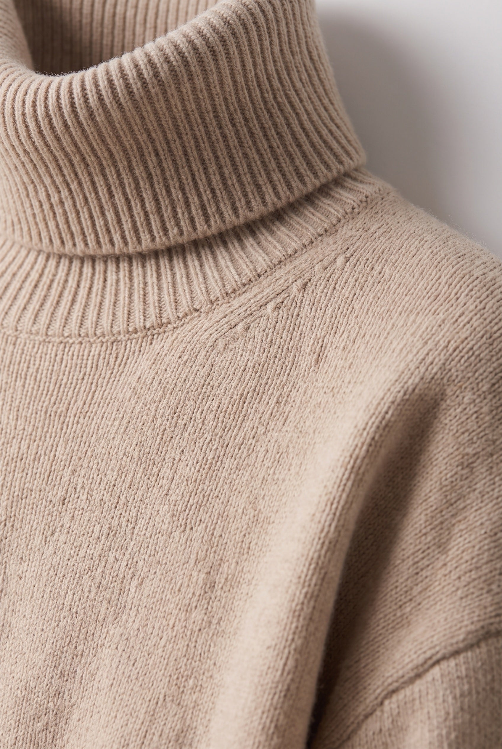Women's Jumper | Oversized Roll Neck with Ribbed Trims - Beige detail