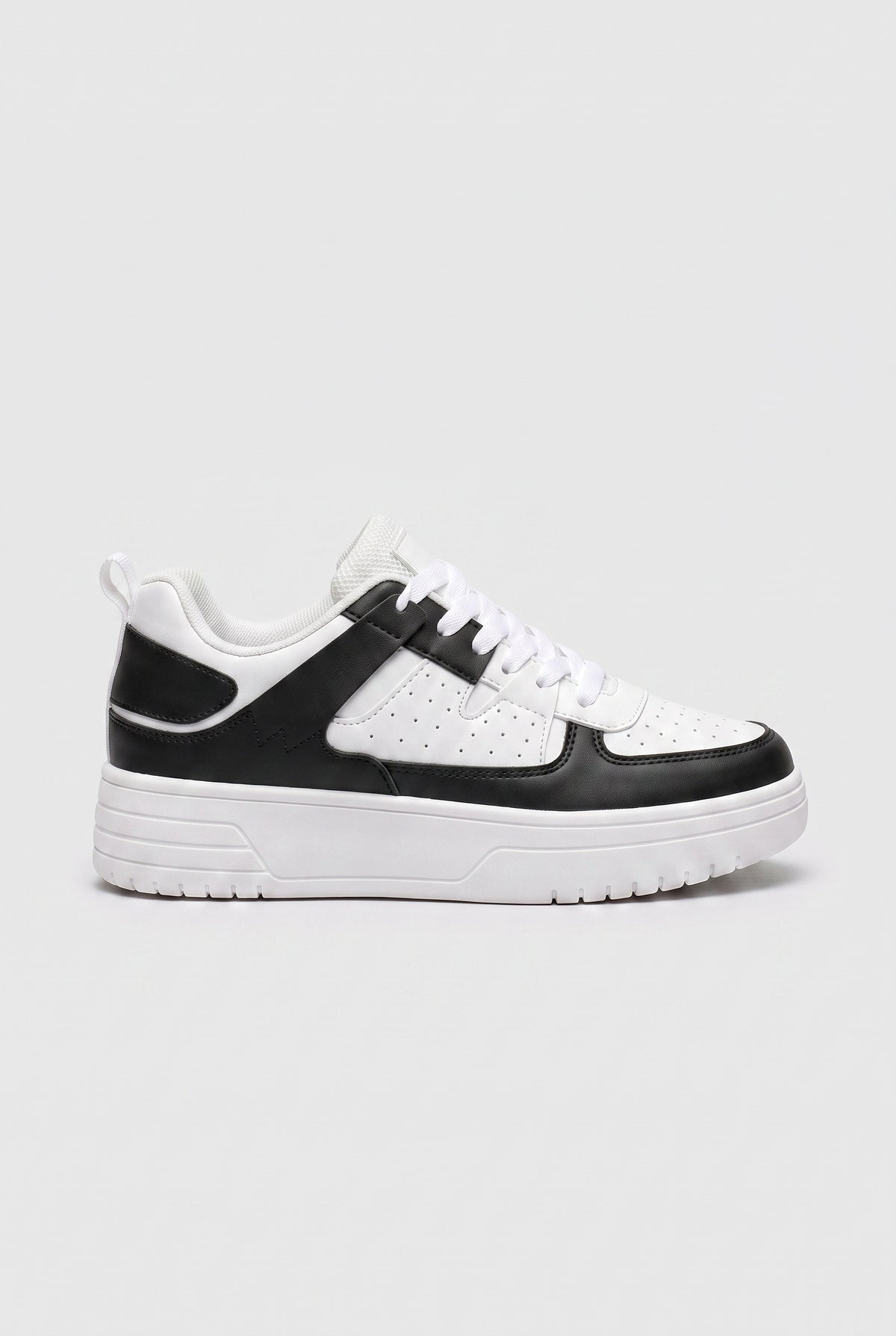 Women's Trainers | Lace-Up Low Top - Black