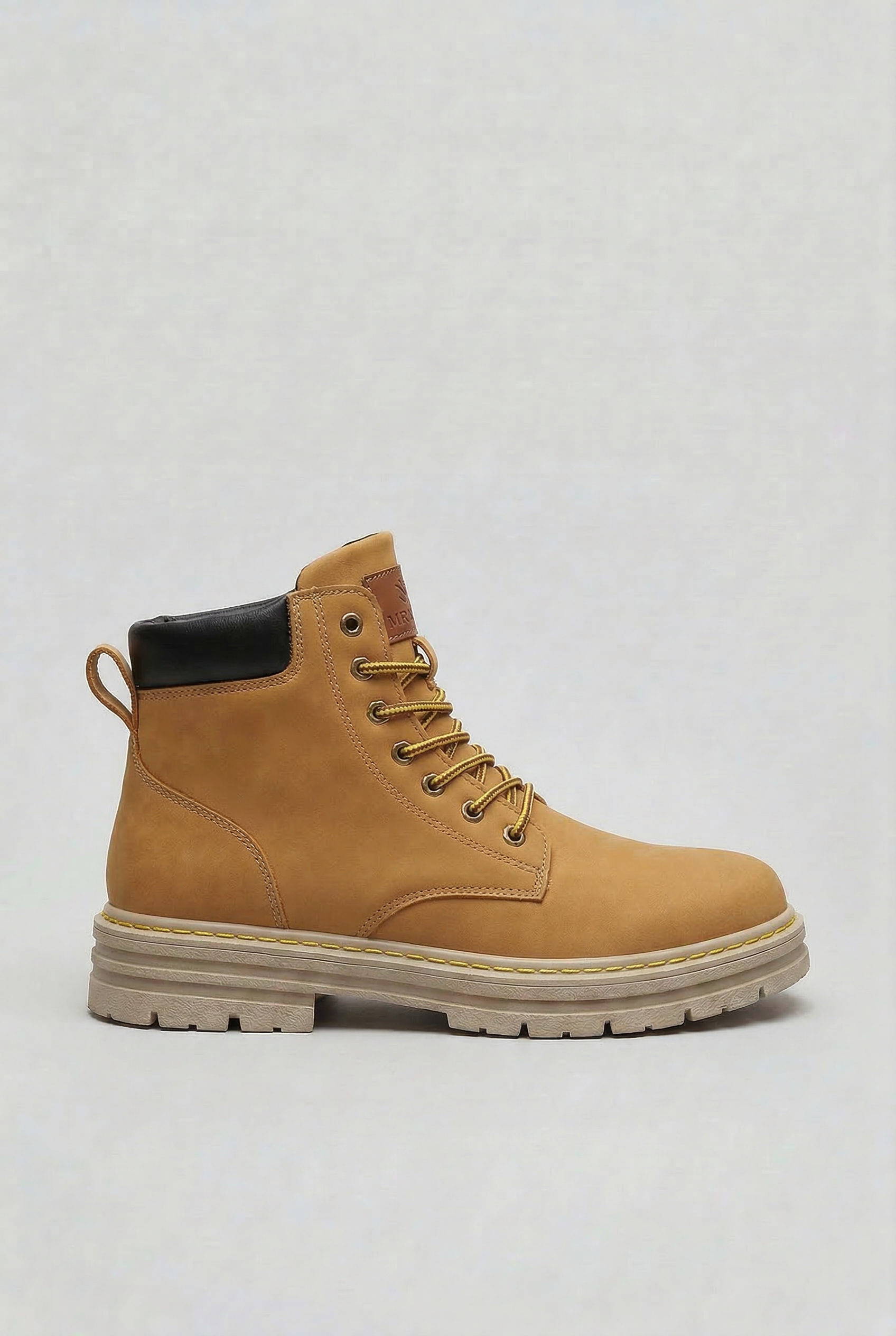 Boots Men’s | Lace-Up with Chunky Lug Sole - 7
