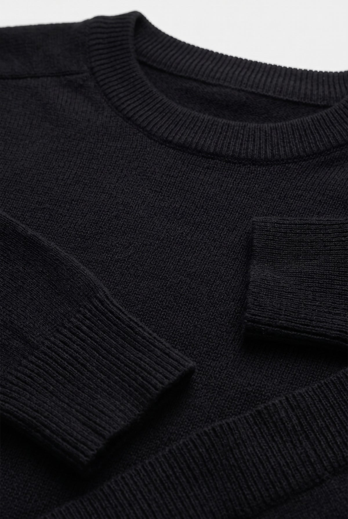Men's Knitted Jumper | Fine Crew Neck - Detail