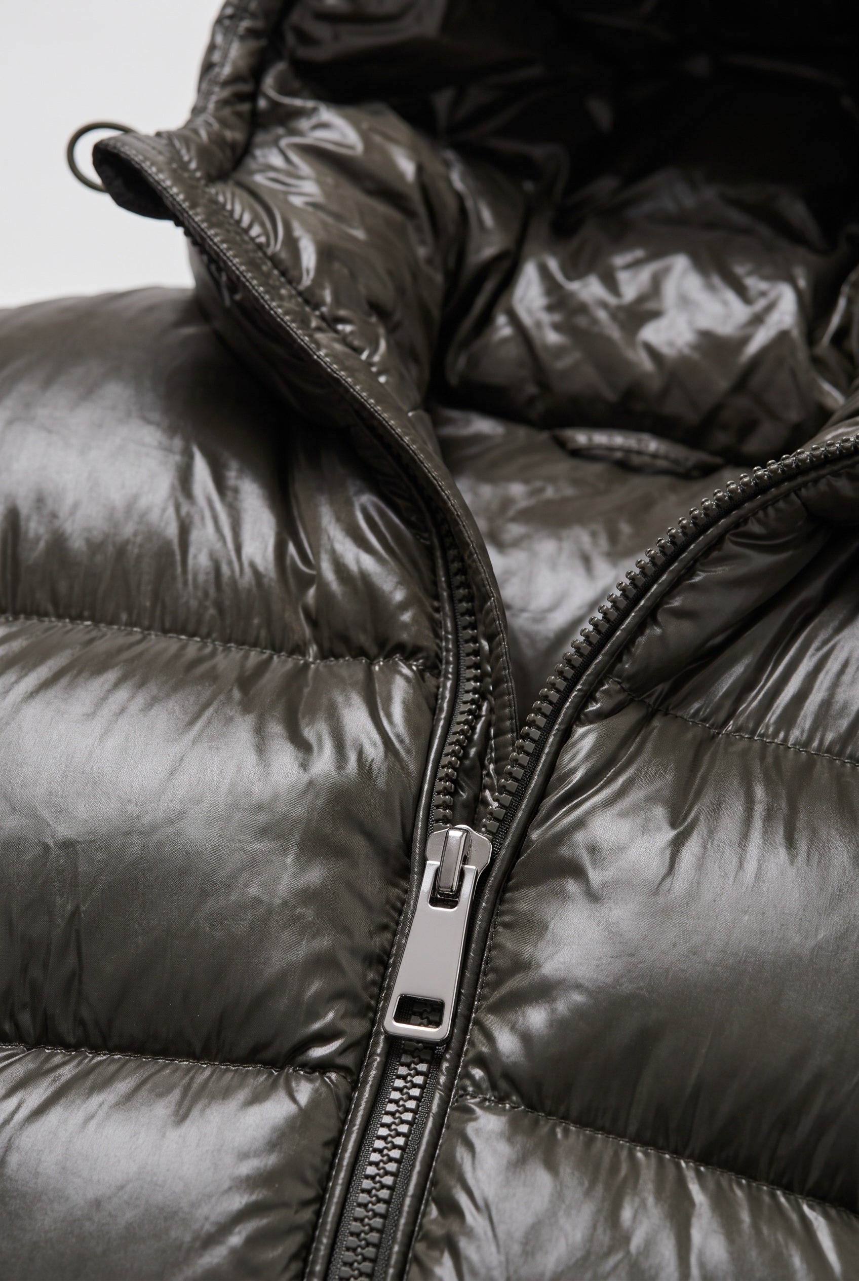 Men's Puffer Jacket | Hooded Zip-Front - Army Green detail