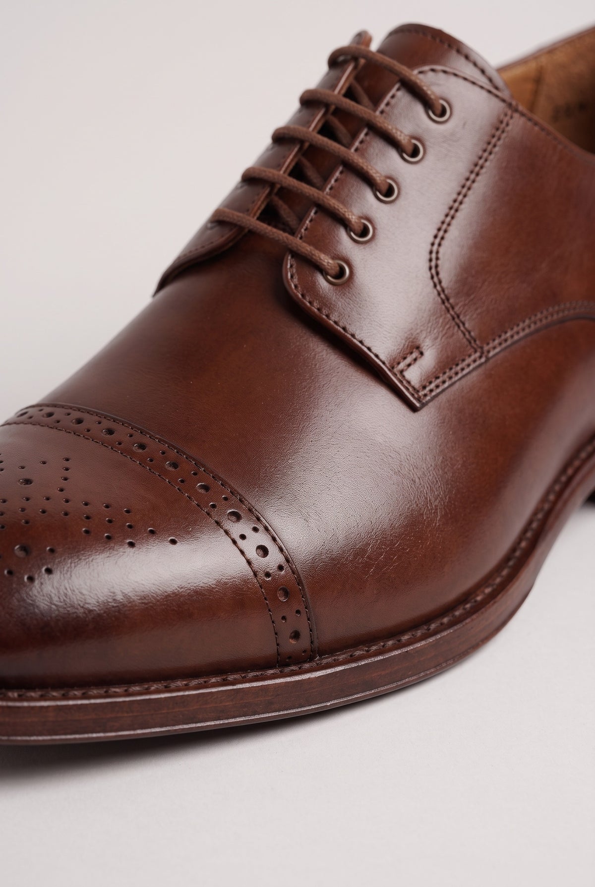 Men's Shoes | Brogue Oxford - Detail