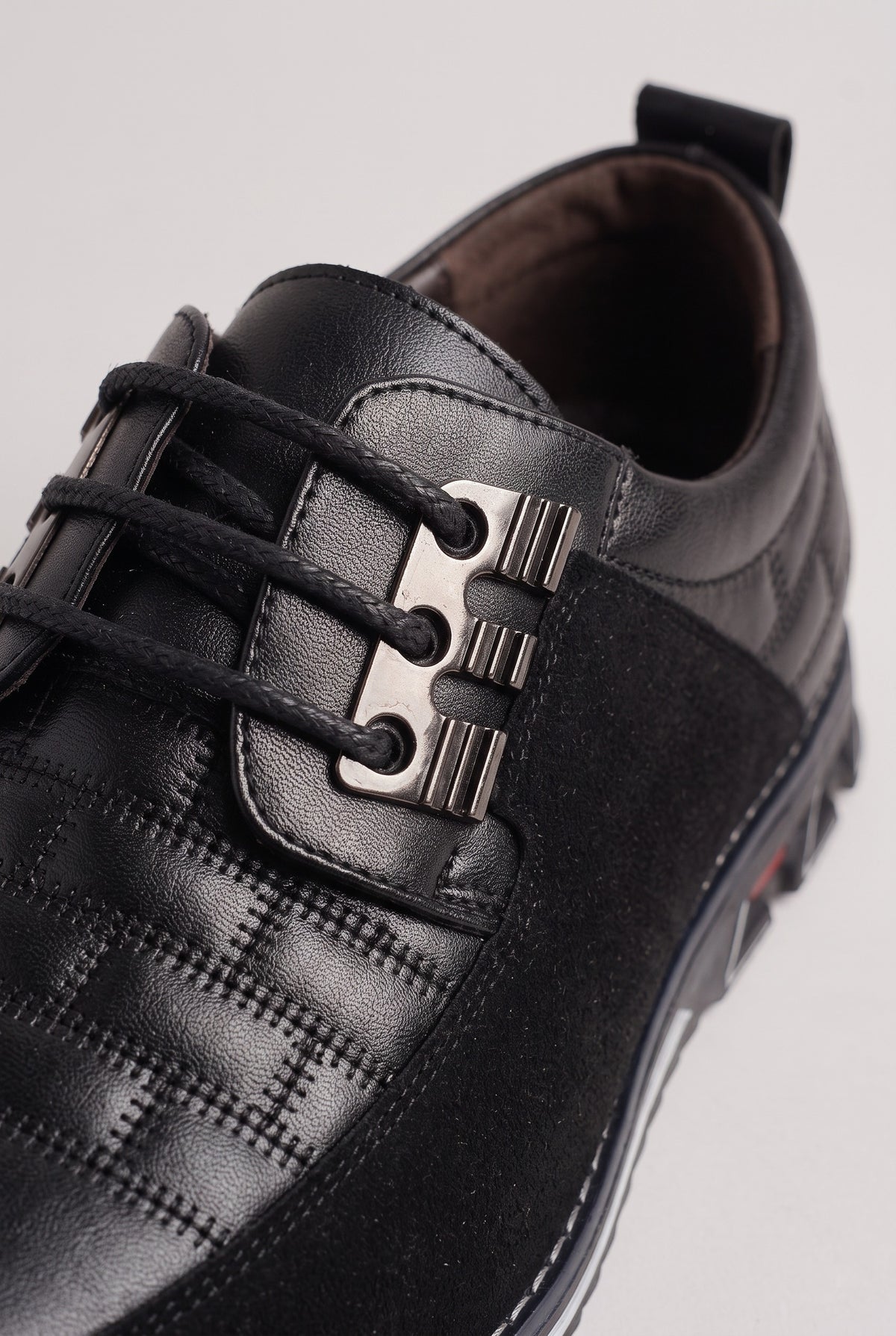 Men's Shoes | Quilted Lace-Up Leather-Look detail