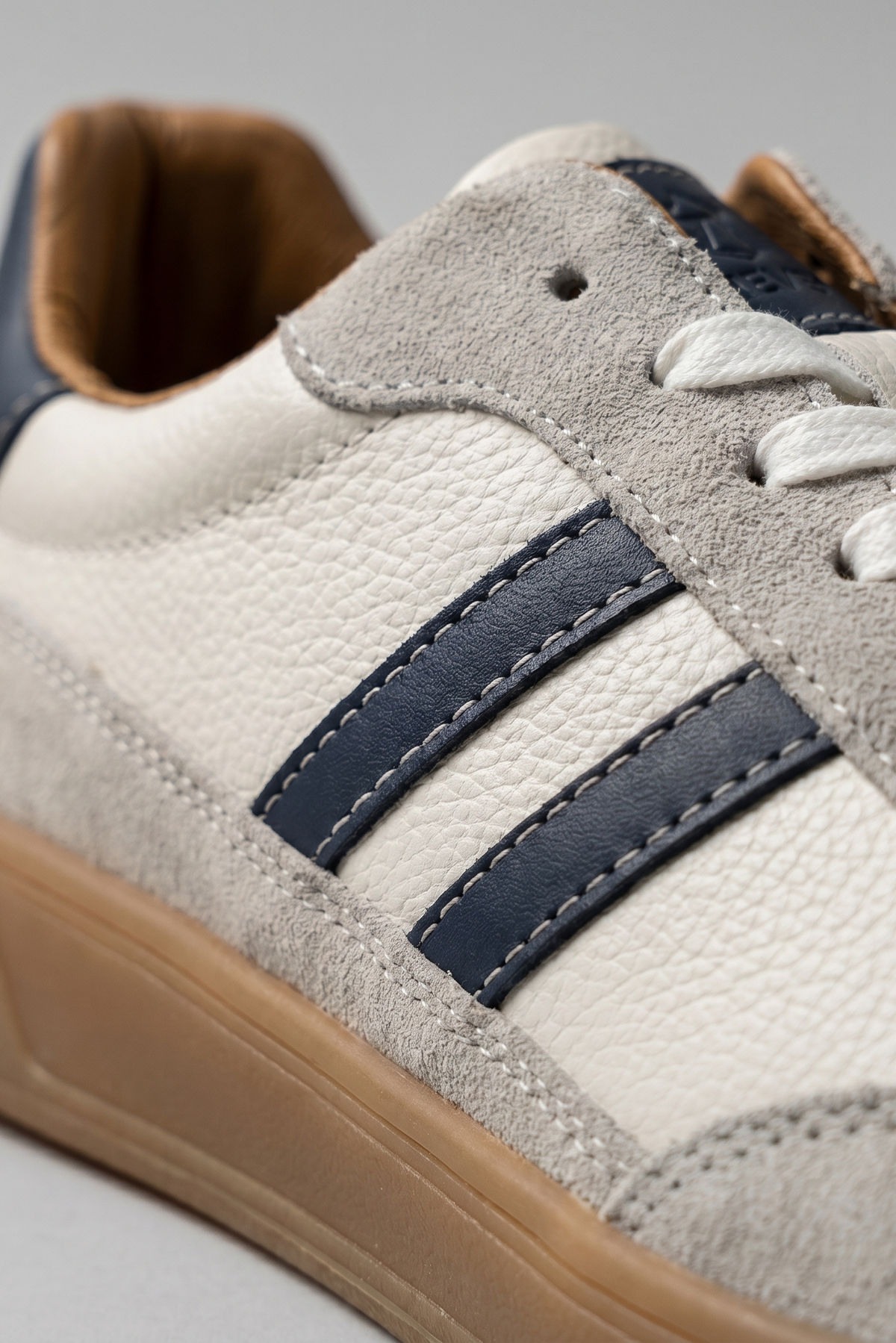 Men's Trainers | Retro Stripe Gum Sole - 11
