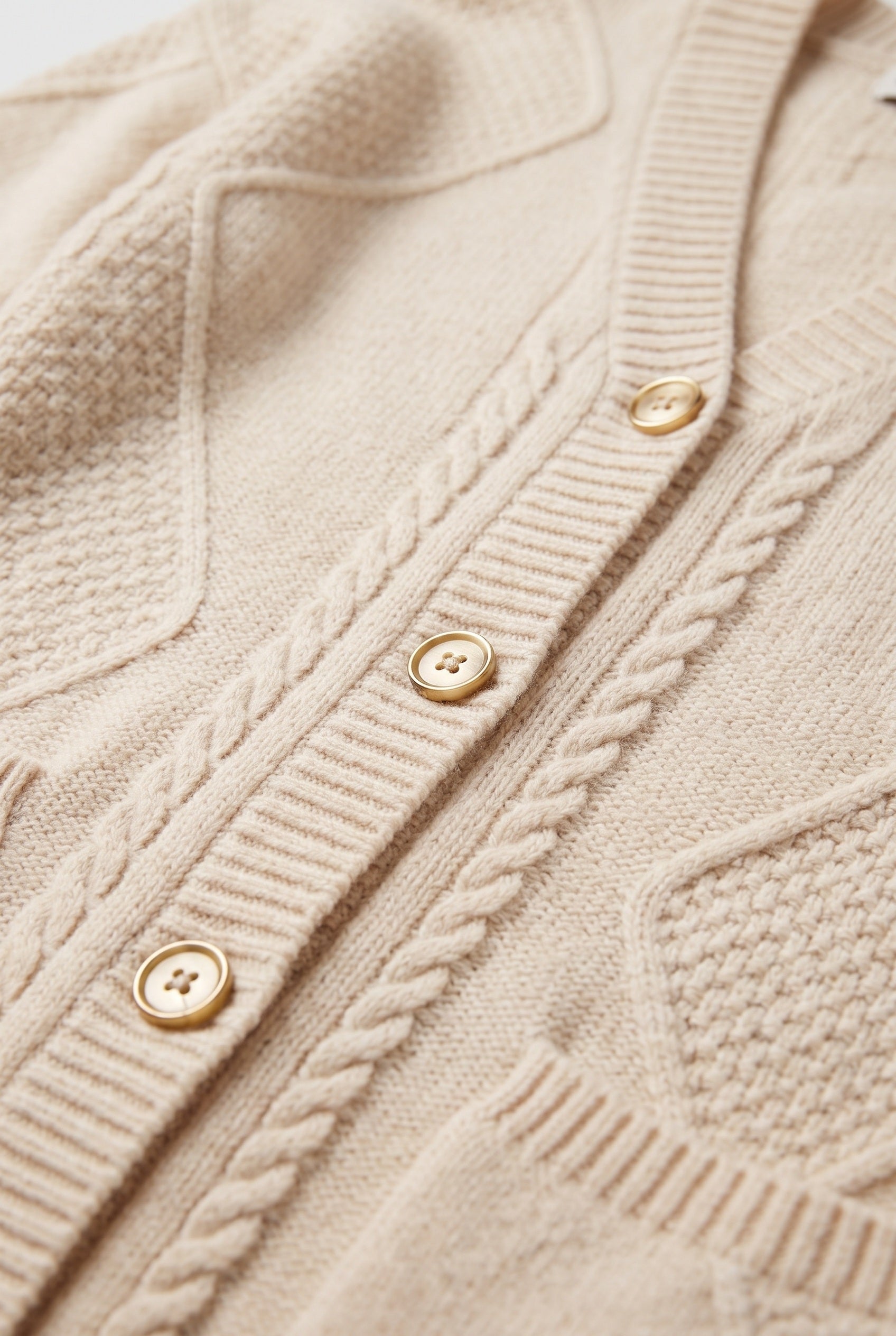 Women's Cardigan | Cable Knit V-Neck - Beige detail