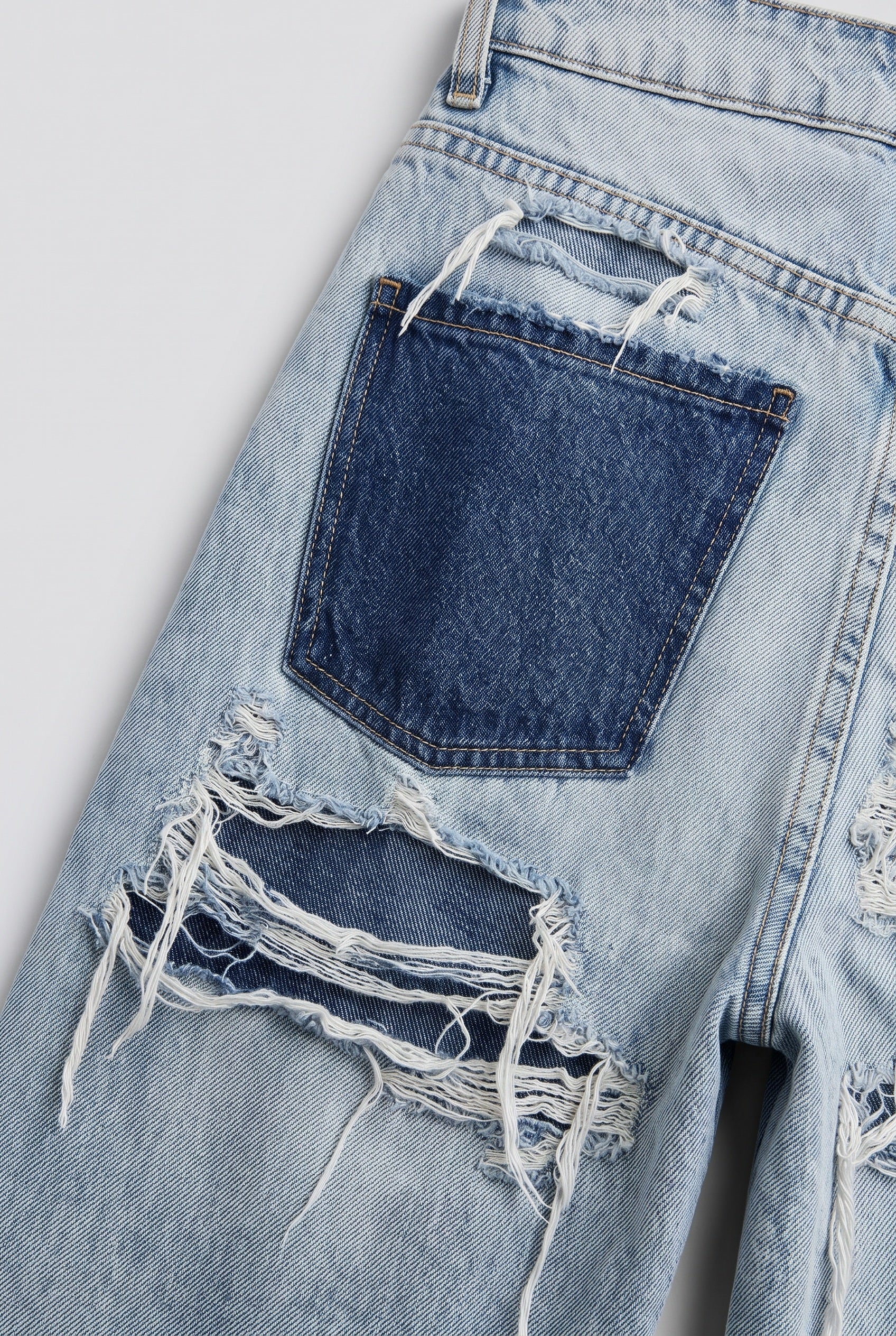 Women's Jeans | Ripped Straight Leg - 23